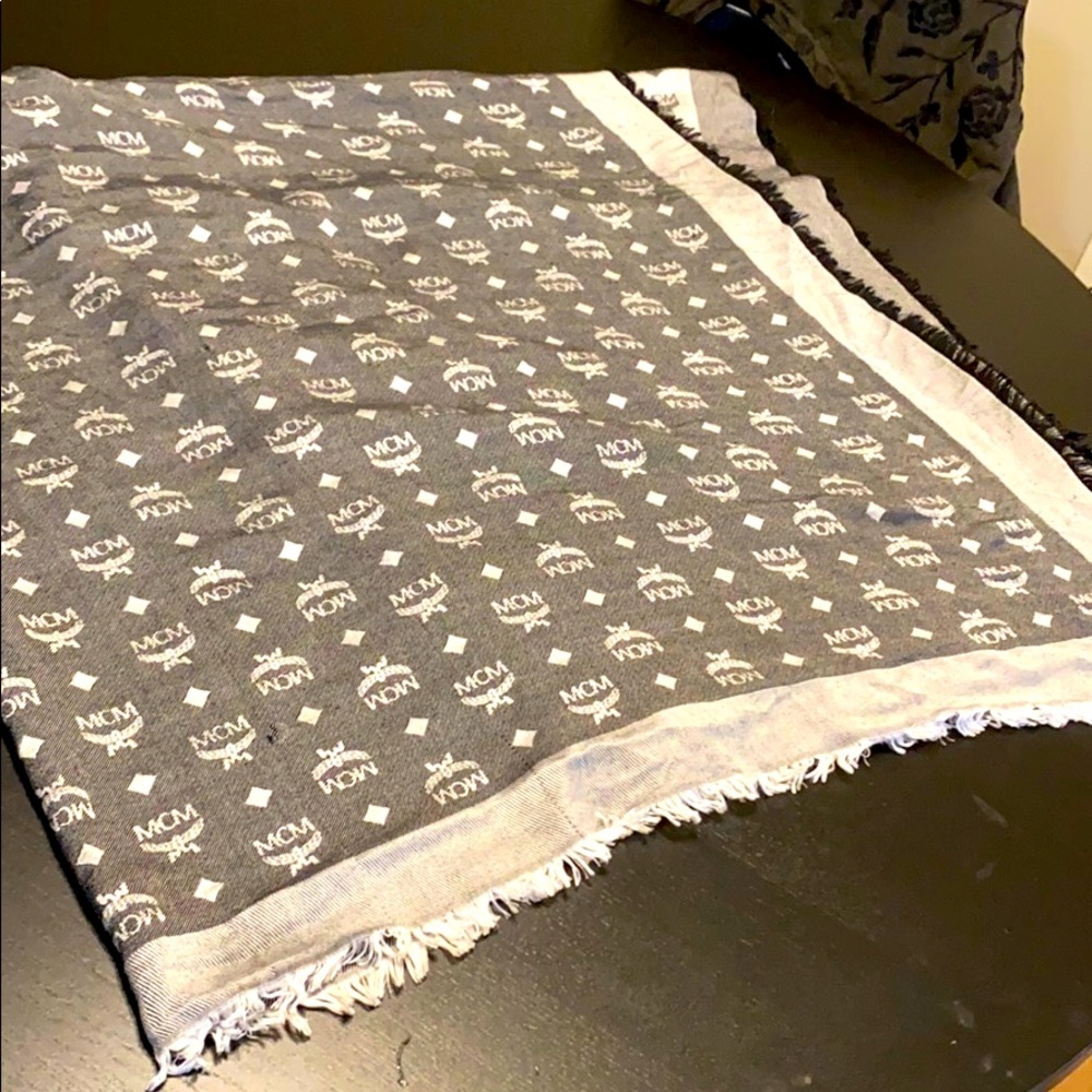 Mcm scarf